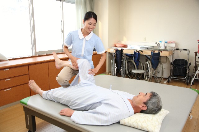 下肢の施術風景